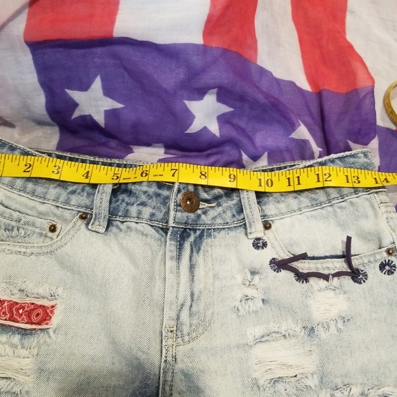 Jean Shorts Size 3 - Picture 6 of 8